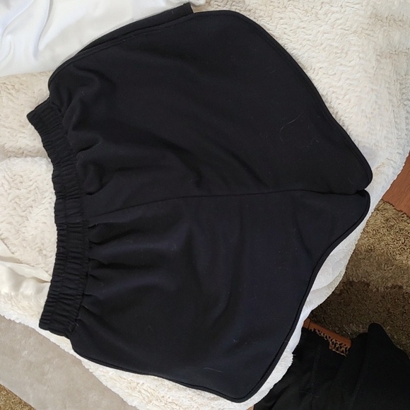 Shorts - Picture 4 of 7